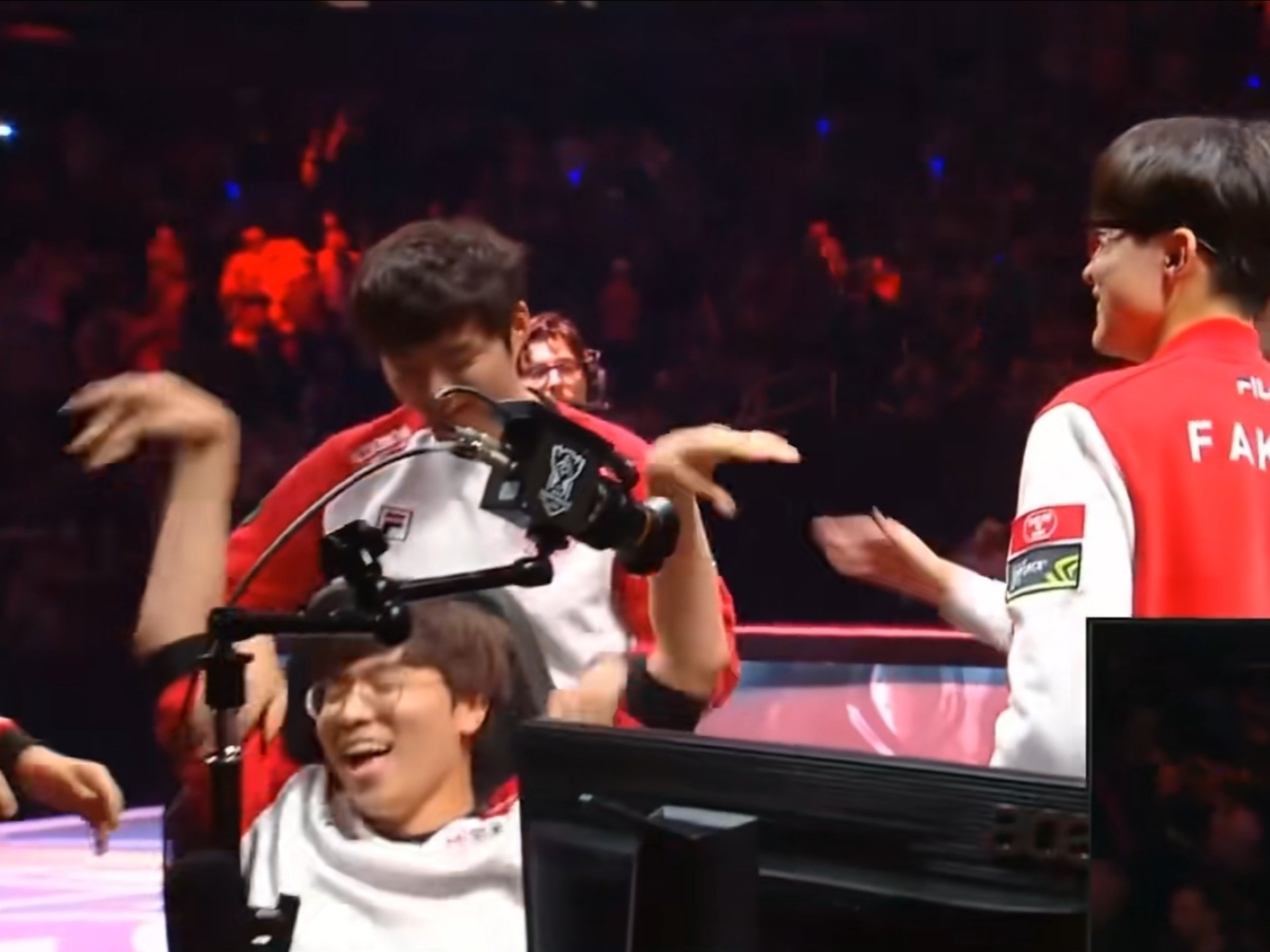 S赛选手赛后落泪，背后故事感人