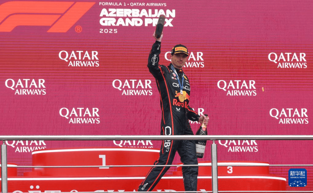 红牛车队鏖战威廉姆斯,维斯塔潘点燃赛场 红牛车队鏖战威廉姆斯,维斯塔潘点燃赛场