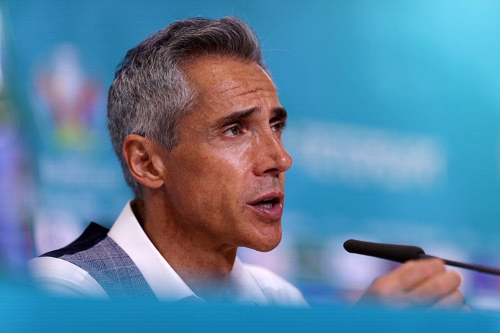 波兰队轻取英格兰队，马龙点燃赛场