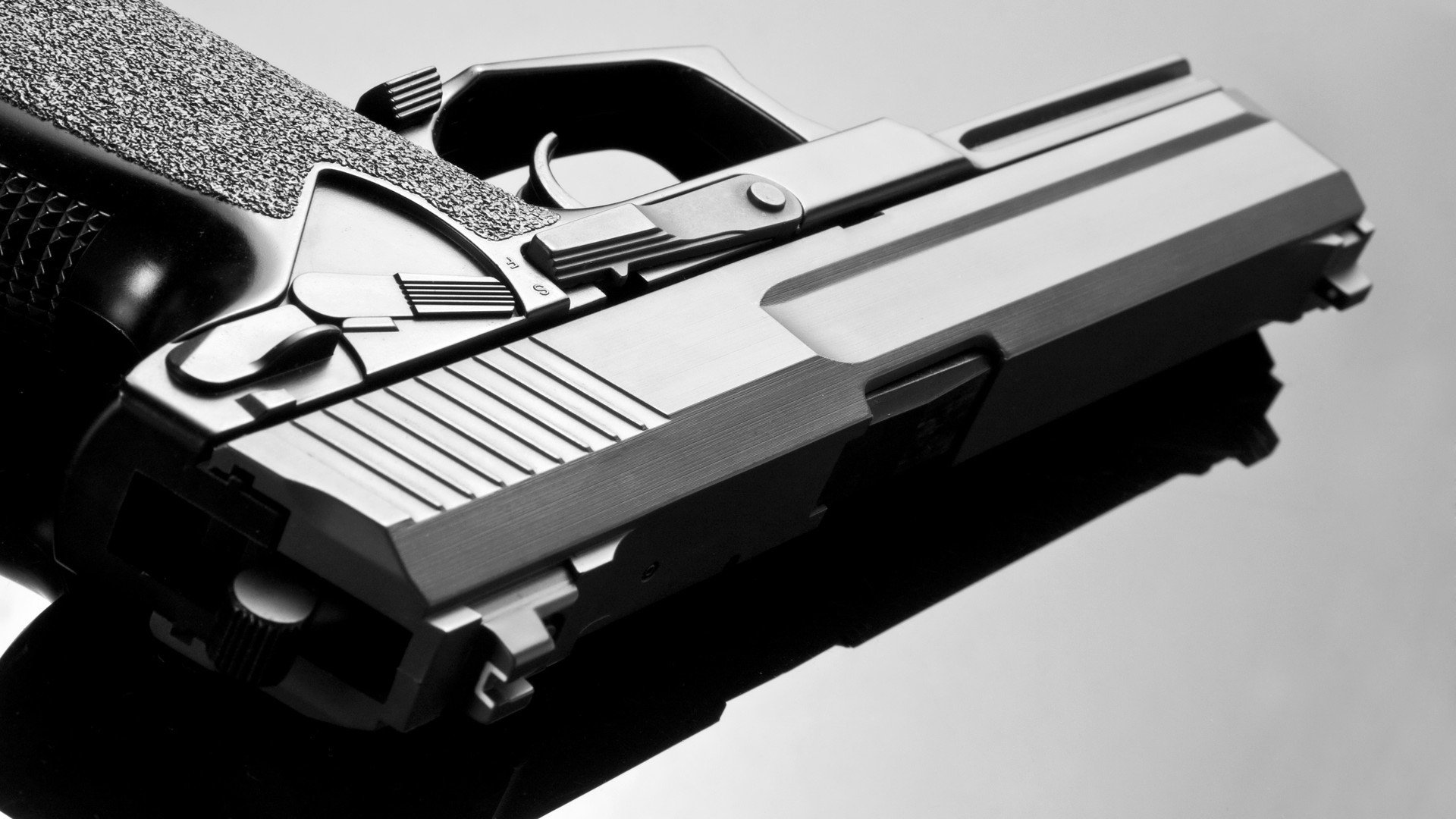 铁血雄鹿用窒息防守绞杀老鹰,关键先生乔治·希尔成胜负手