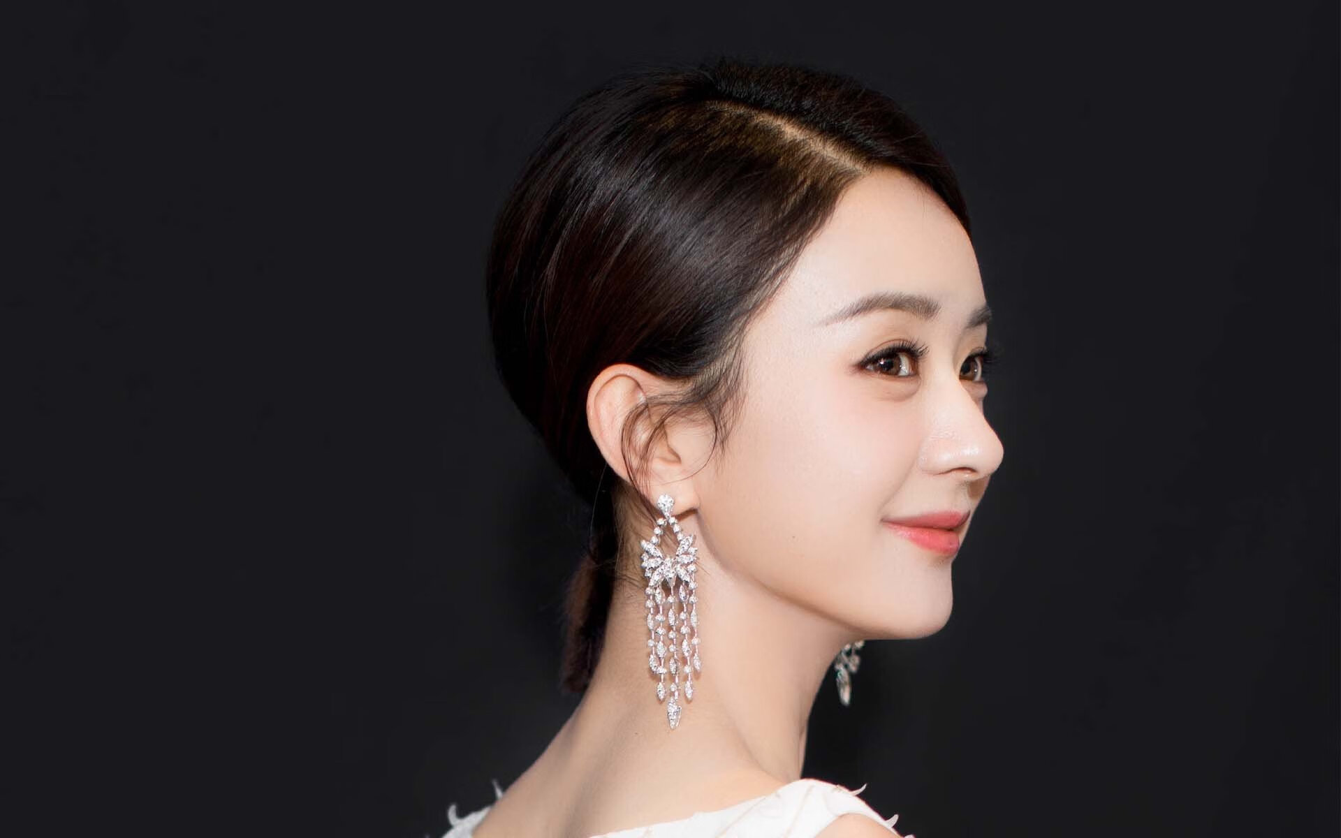 钢铁蜂巢的沉默，米切尔的密钥与深圳的窒息之锁