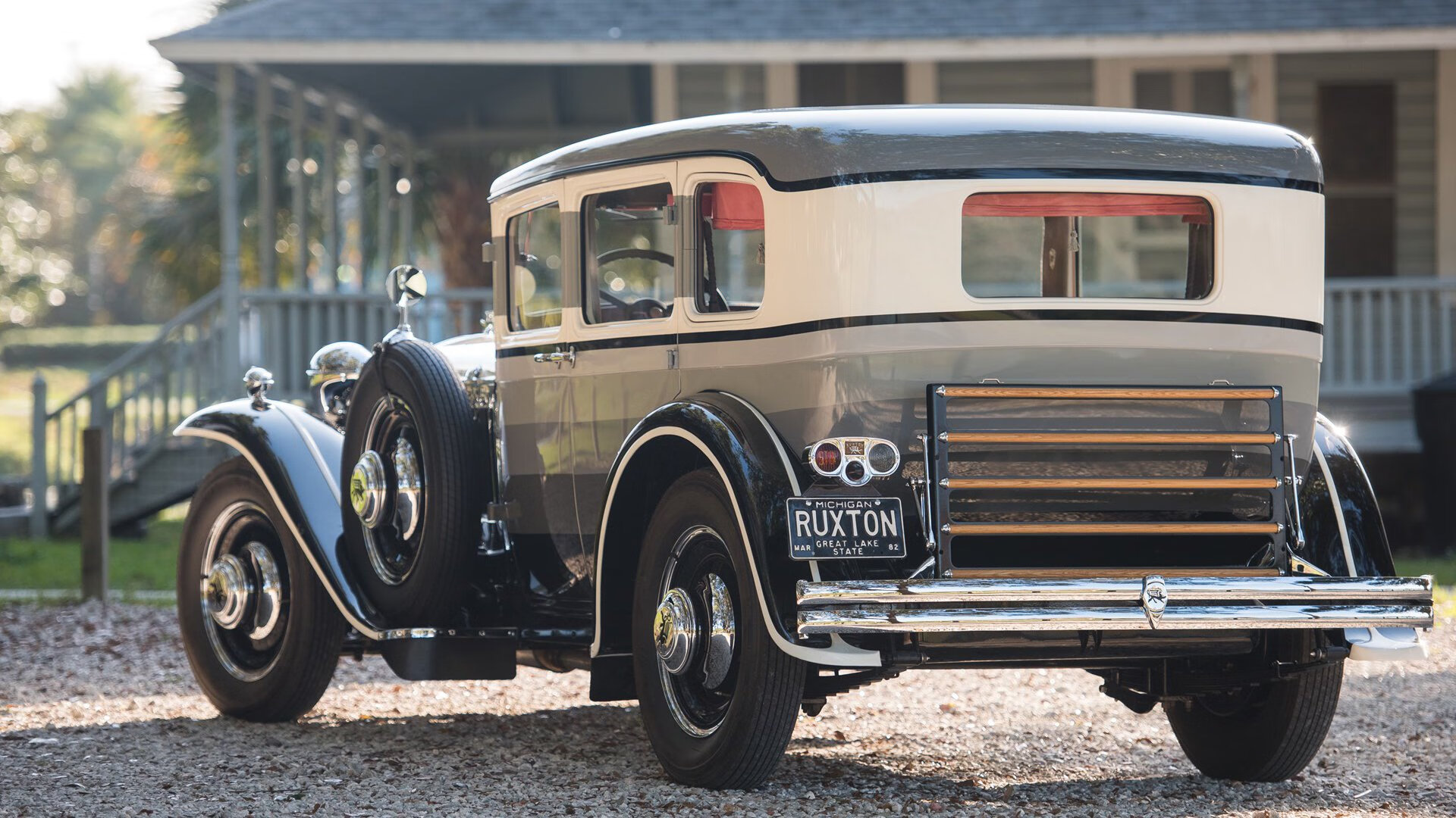 钢铁蜂巢的沉默，米切尔的密钥与深圳的窒息之锁